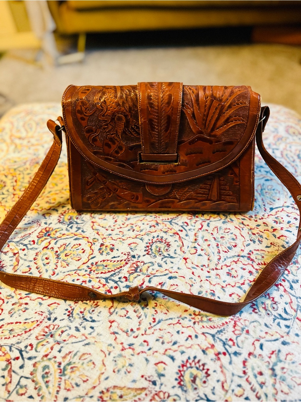 Vintage Mexican oil tooled leather purse